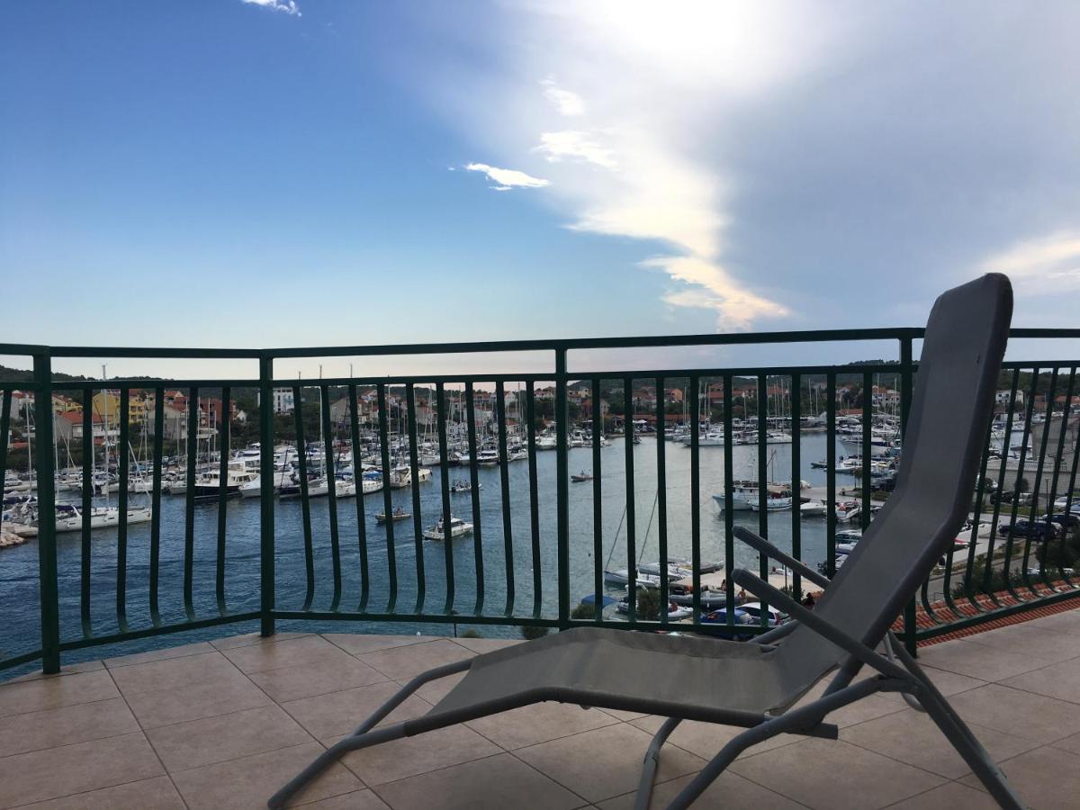 House Klarin Apartman Jezera Kültér fotó