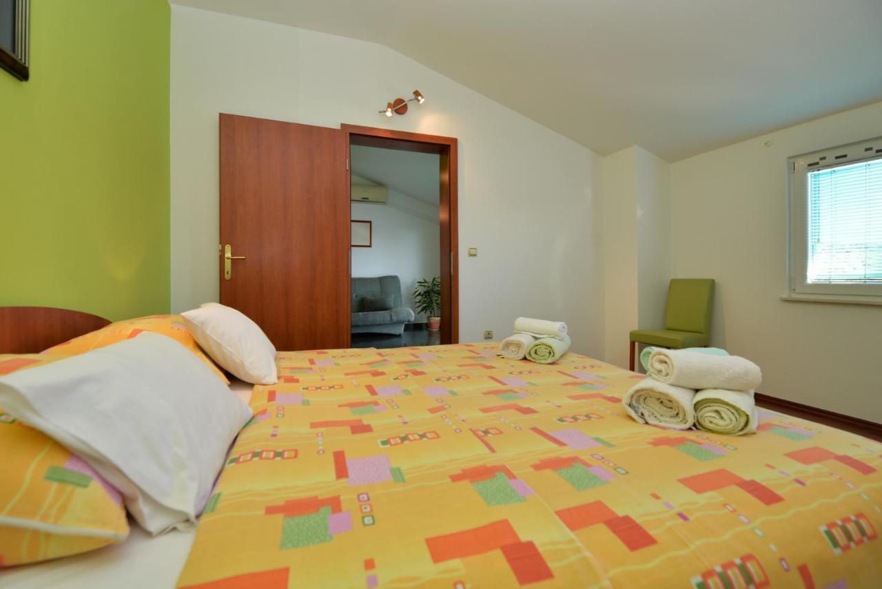 House Klarin Apartman Jezera Kültér fotó