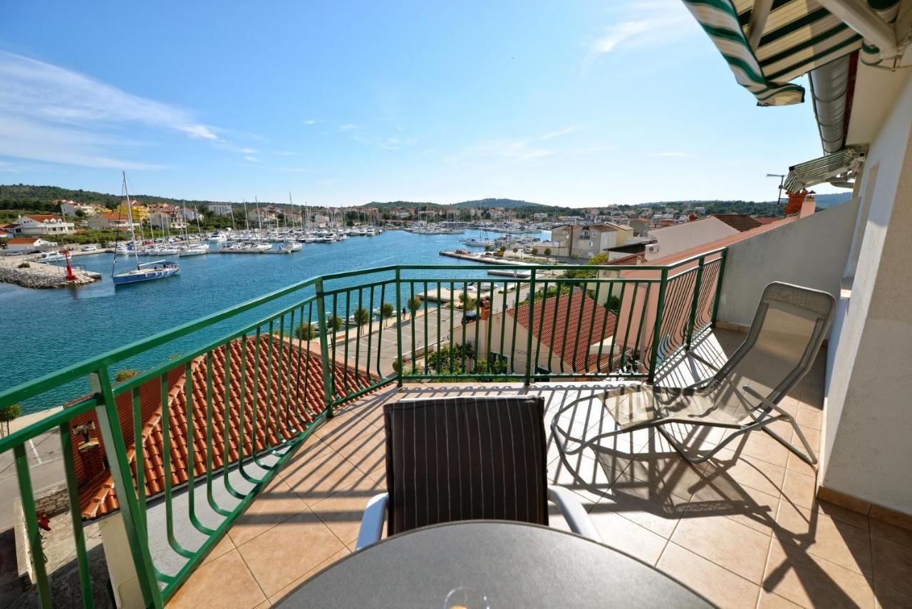 House Klarin Apartman Jezera Kültér fotó