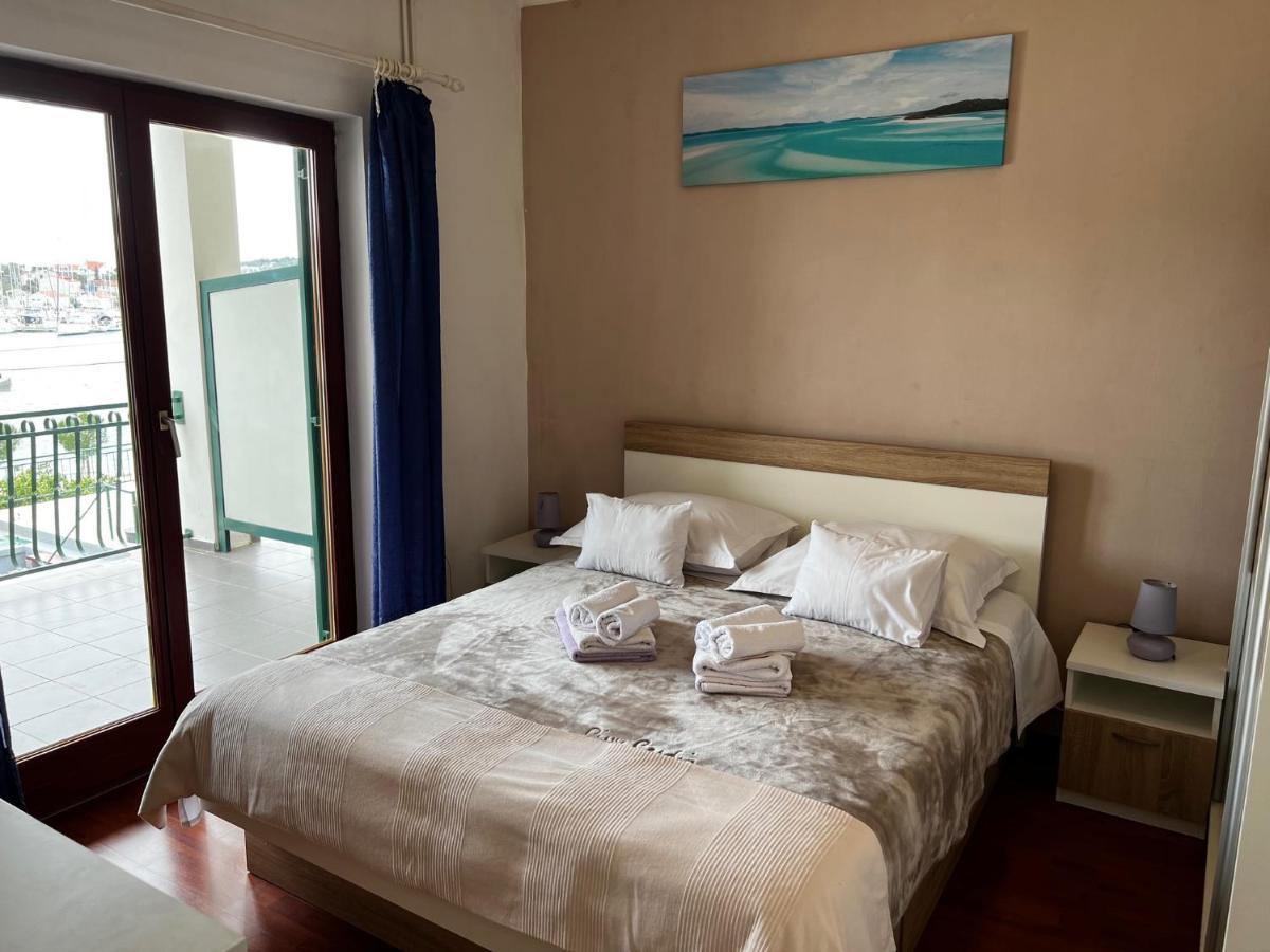 House Klarin Apartman Jezera Kültér fotó
