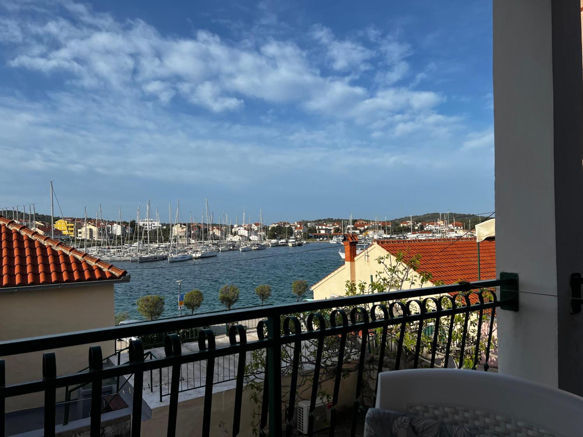 House Klarin Apartman Jezera Kültér fotó