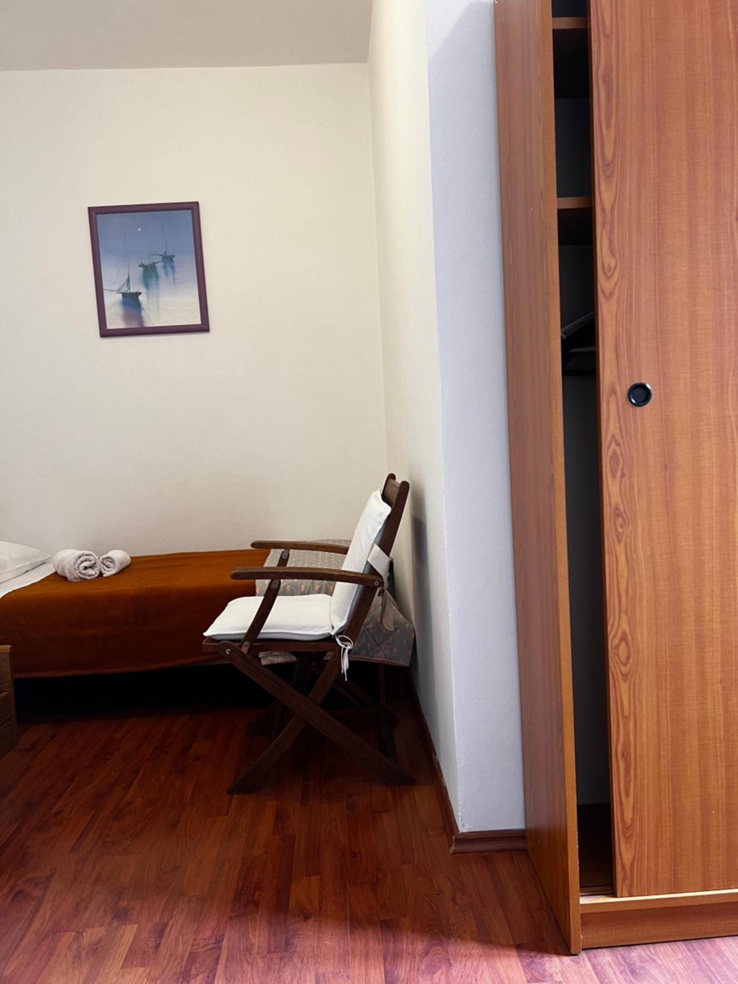 House Klarin Apartman Jezera Kültér fotó